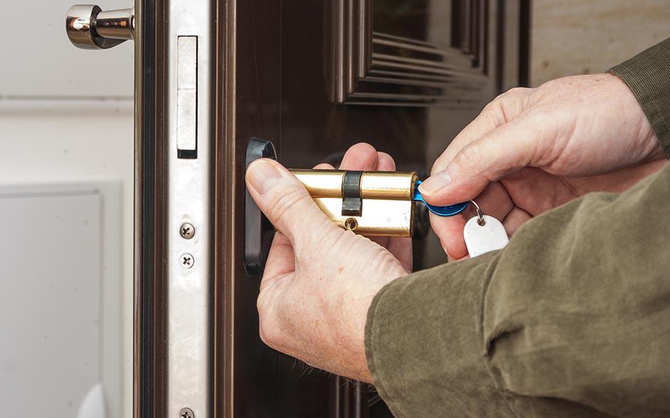 changer ouverture porte Domont
