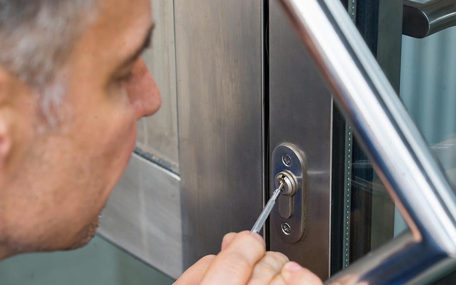 changer serrure porte blindée hlm Paris 12